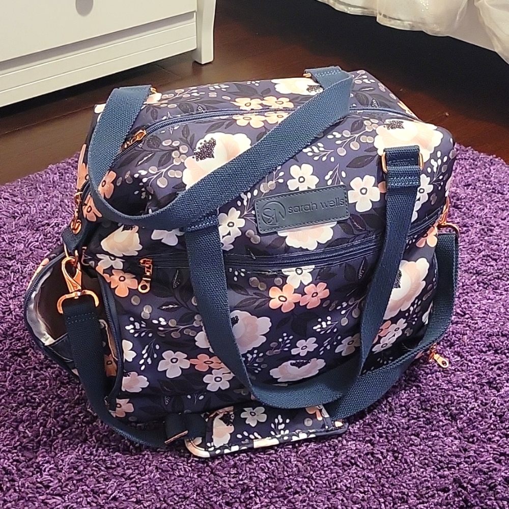 Sarah Wells Lizzy Pump Bag in Le Floral